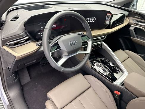 Used 2025 Audi Q5 Premium Plus w/ Premium Plus image 9