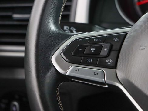 Used 2021 Volkswagen Atlas Cross Sport SE image 13