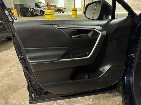 Used 2024 Toyota RAV4 XLE AWD/4WD image 29