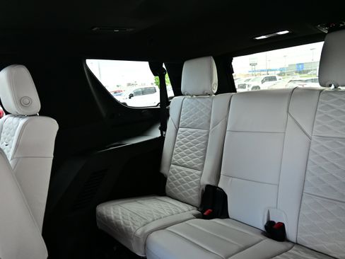 Used 2026 Cadillac Escalade Platinum Luxury w/ LPO, Radiant Package AWD/4WD image 14