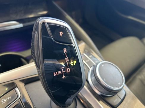 Used 2022 BMW 540i xDrive w/ M Sport Package image 8