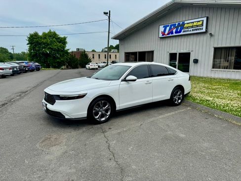 Used 2024 Honda Accord EX image 2