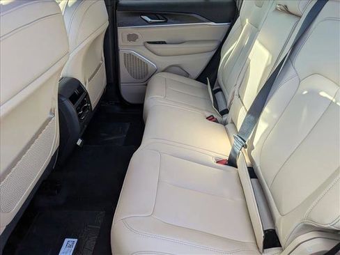 New 2026 Jeep Grand Cherokee Limited image 16