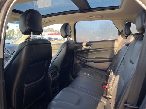 Used 2018 Ford Edge Titanium w/ Equipment Group 301A AWD/4WD image 11