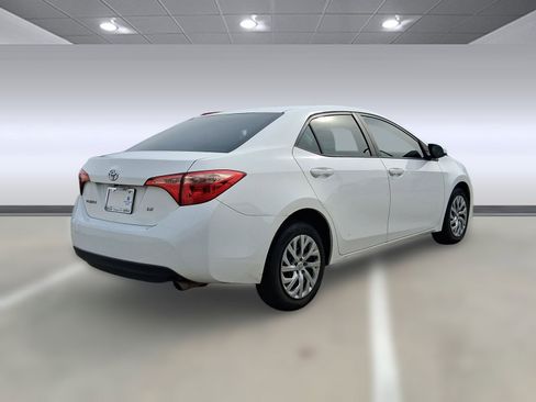 Used 2019 Toyota Corolla LE image 9