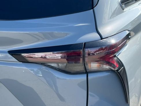 Used 2024 Toyota Sienna XLE Woodland Edition AWD/4WD image 18