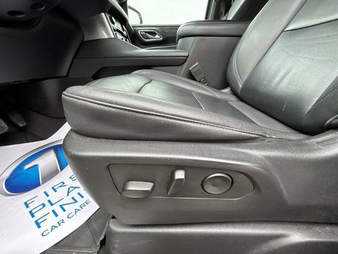 Used 2023 Chevrolet Suburban LT w/ Luxury Package image 14