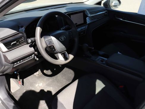 Used 2025 Toyota Camry LE FWD image 10
