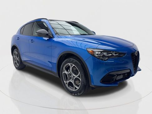 New 2025 Alfa Romeo Stelvio Sprint w/ Convenience Package image 2