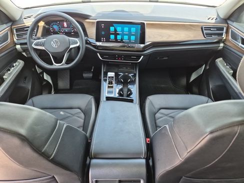 Used 2024 Volkswagen Atlas SE FWD image 17
