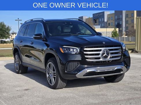 Used 2025 Mercedes-Benz GLS 450 4MATIC image 3