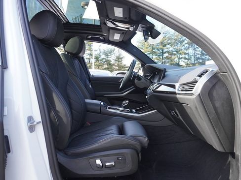 Used 2023 BMW X5 xDrive40i w/ Executive Package image 40