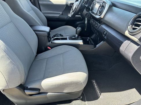 Used 2016 Toyota Tacoma SR5 w/ Towing Package RWD image 12
