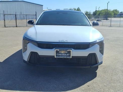 Used 2025 Kia K4 GT-Line w/ GT-Line Premium Package FWD image 2