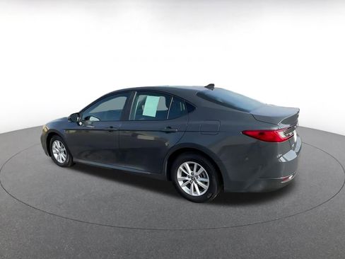 Used 2025 Toyota Camry LE image 10