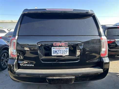 Used 2017 GMC Yukon SLE image 34