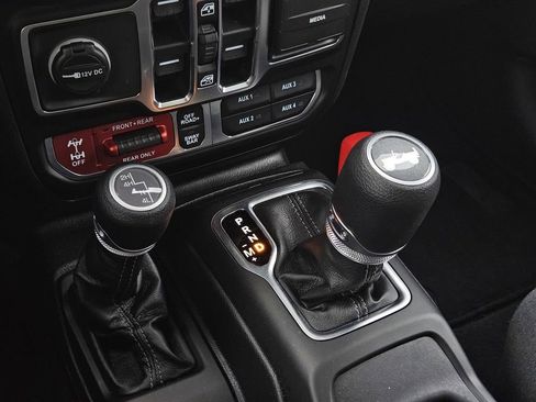 Used 2026 Jeep Wrangler Unlimited Rubicon AWD/4WD image 26