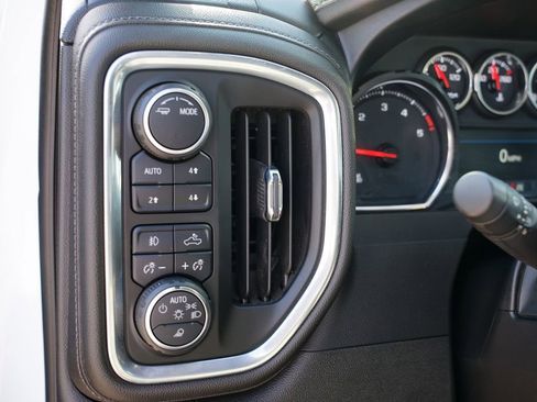 Used 2022 Chevrolet Silverado 2500 LTZ w/ Safety Package AWD/4WD image 15