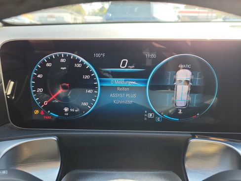 Used 2021 Mercedes-Benz GLB 250 4MATIC w/ Premium Package image 27