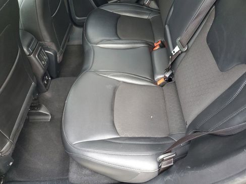 Used 2021 Jeep Compass Latitude image 12