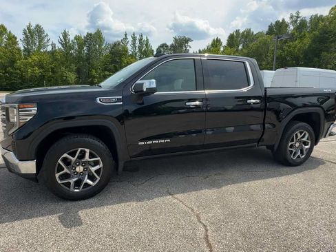 Certified 2023 GMC Sierra 1500 SLT w/ SLT Premium Package AWD/4WD image 4