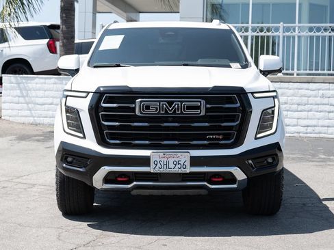 Used 2025 GMC Yukon AT4 AWD/4WD image 3