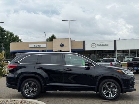 Used 2019 Toyota Highlander Limited Platinum AWD/4WD image 6
