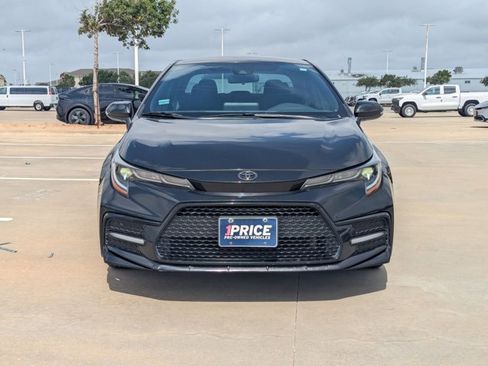 Used 2022 Toyota Corolla SE image 2