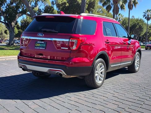 Used 2017 Ford Explorer XLT image 7