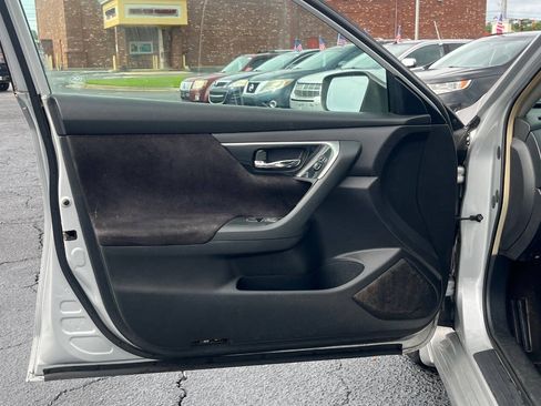 Used 2013 Nissan Altima 2.5 S FWD image 11