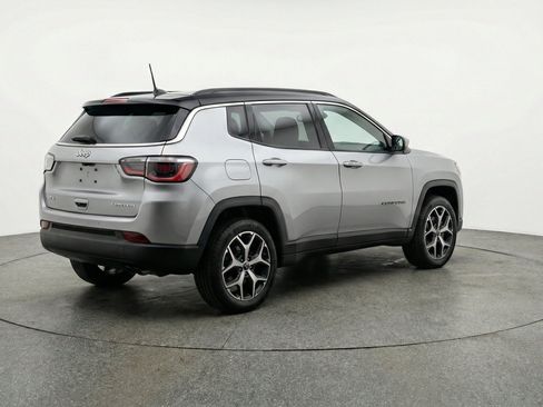 Used 2025 Jeep Compass Limited AWD/4WD image 9