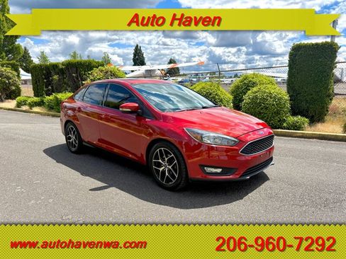 Used 2018 Ford Focus SEL FWD image 2