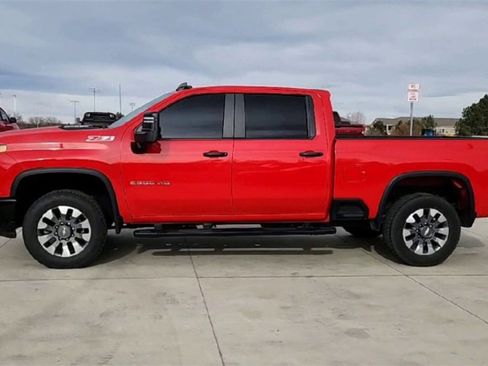 Used 2024 Chevrolet Silverado 2500 Custom w/ Custom Value Package image 6