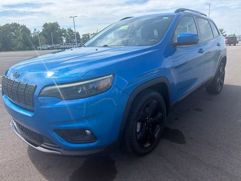 Used 2021 Jeep Cherokee Latitude Plus FWD image 2