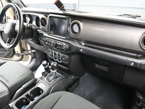 Used 2020 Jeep Gladiator Sport w/ Quick Order Package 24S image 13