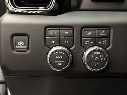 Used 2026 GMC Sierra 1500 AT4 w/ AT4 Premium Package AWD/4WD image 31