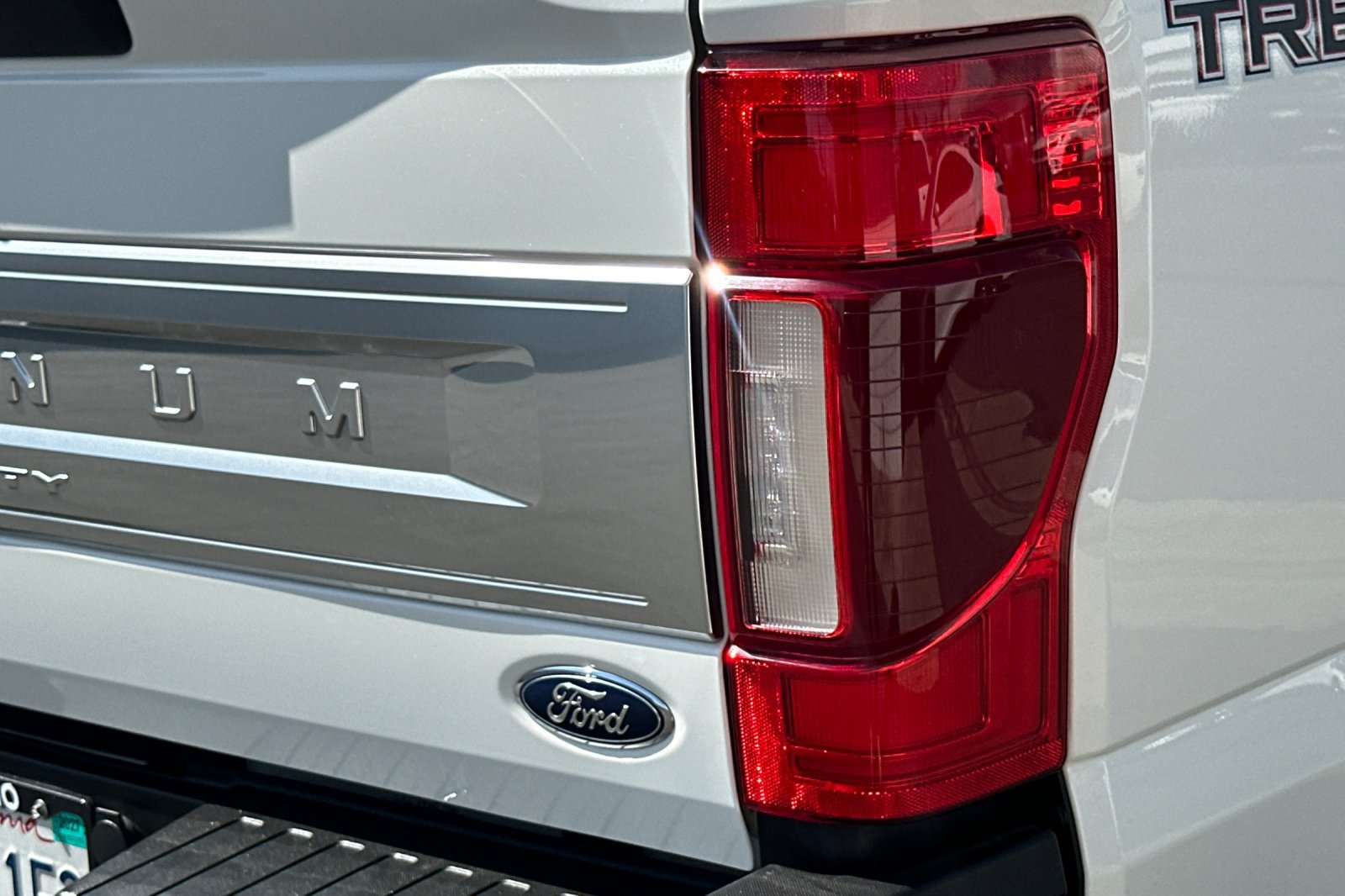 Used 2021 Ford F250 Platinum w/ Tremor Off-Road Package AWD/4WD image 27