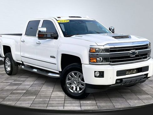 Used 2019 Chevrolet Silverado 3500 High Country w/ Duramax Plus Package image 12