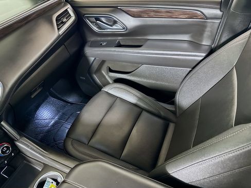 Certified 2022 Chevrolet Tahoe Z71 w/ Z71 Off-Road Package AWD/4WD image 23