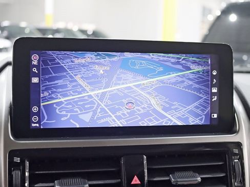 Used 2023 Lexus GX 460 Premium w/ Accessory Package image 18