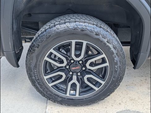 Used 2025 GMC Sierra 1500 AT4 w/ AT4 Premium Package AWD/4WD image 19