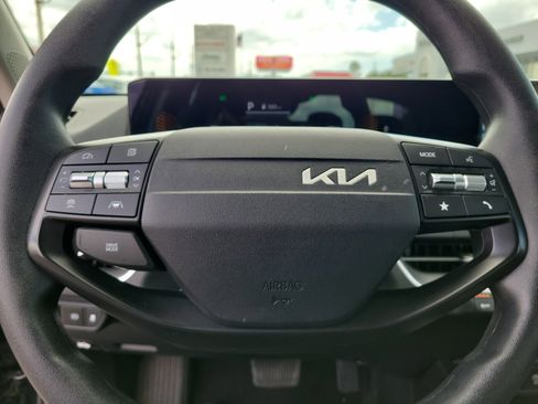 Used 2025 Kia K4 FWD image 18