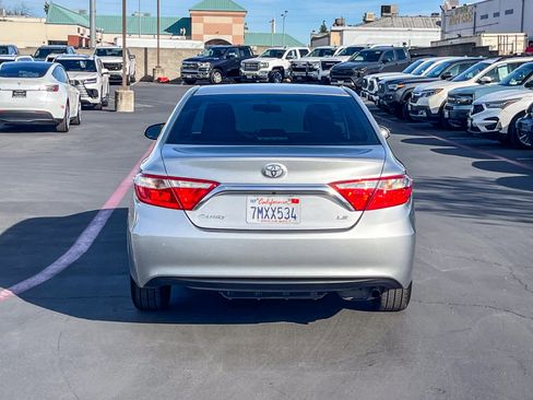 Used 2016 Toyota Camry LE image 3