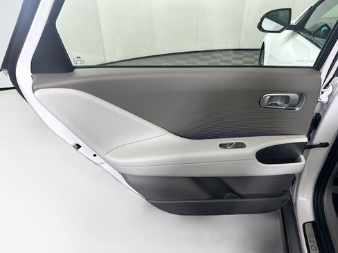 Used 2023 Hyundai Ioniq 6 Limited image 27