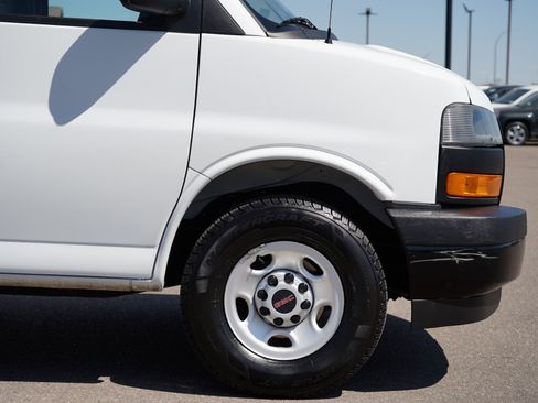 Used 2020 GMC Savana 3500 LS image 10