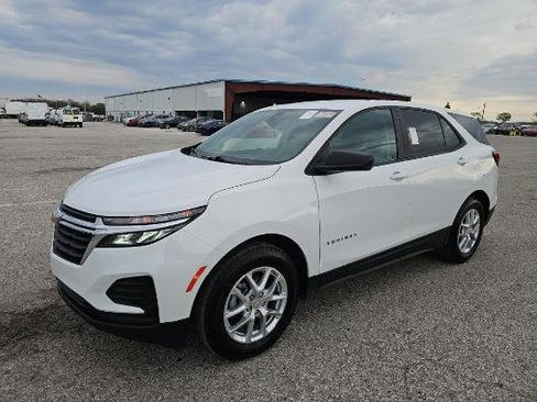 Used 2024 Chevrolet Equinox LS image 1