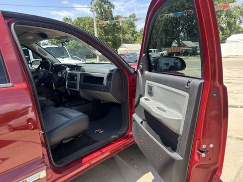 Used 2008 Dodge Dakota Laramie AWD/4WD image 21