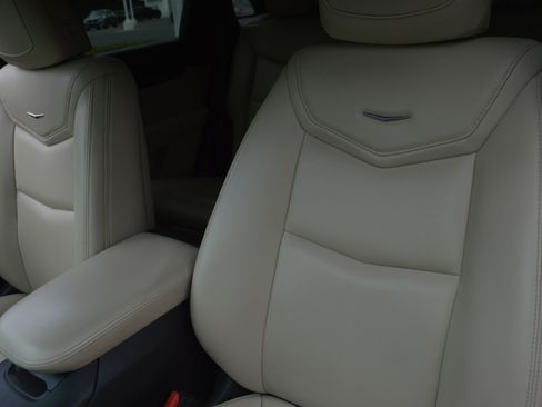 Used 2018 Cadillac XT5 FWD image 26
