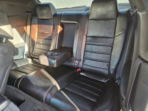 Used 2014 Dodge Challenger SXT RWD image 16