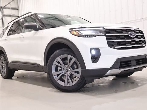 New 2026 Ford Explorer Active image 32